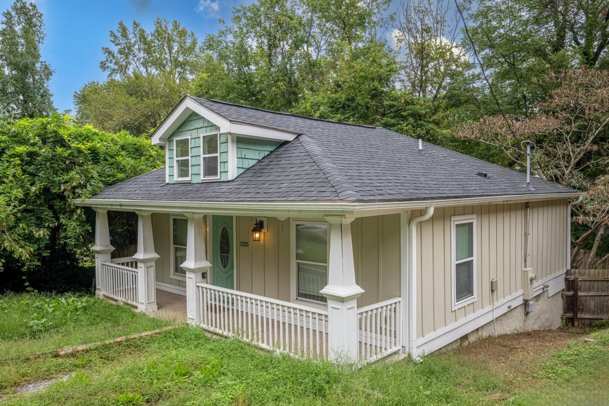 Charming 2Br Bungalow 4 Minutes To Duke University 더럼 외부 사진