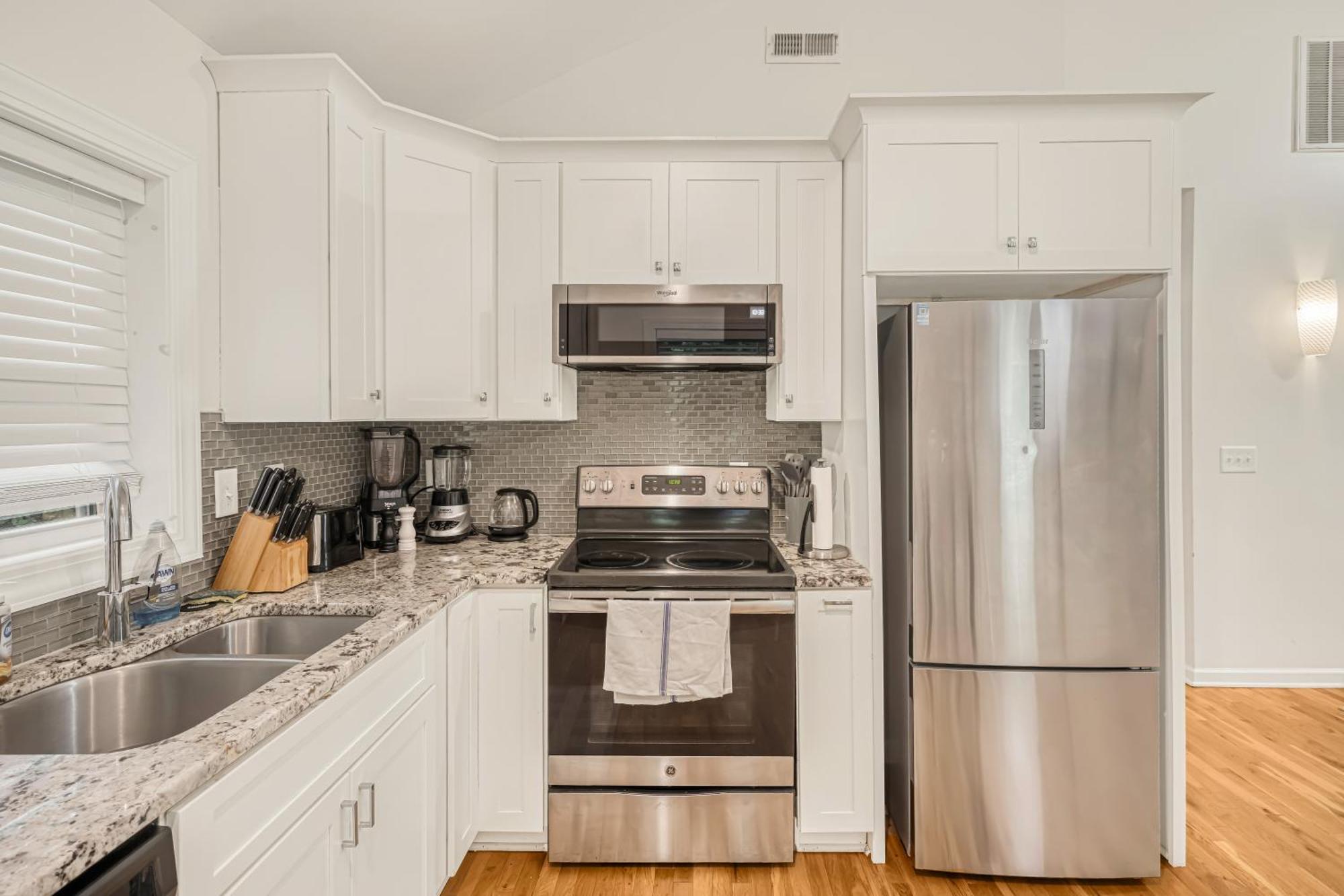 Charming 2Br Bungalow 4 Minutes To Duke University 더럼 외부 사진
