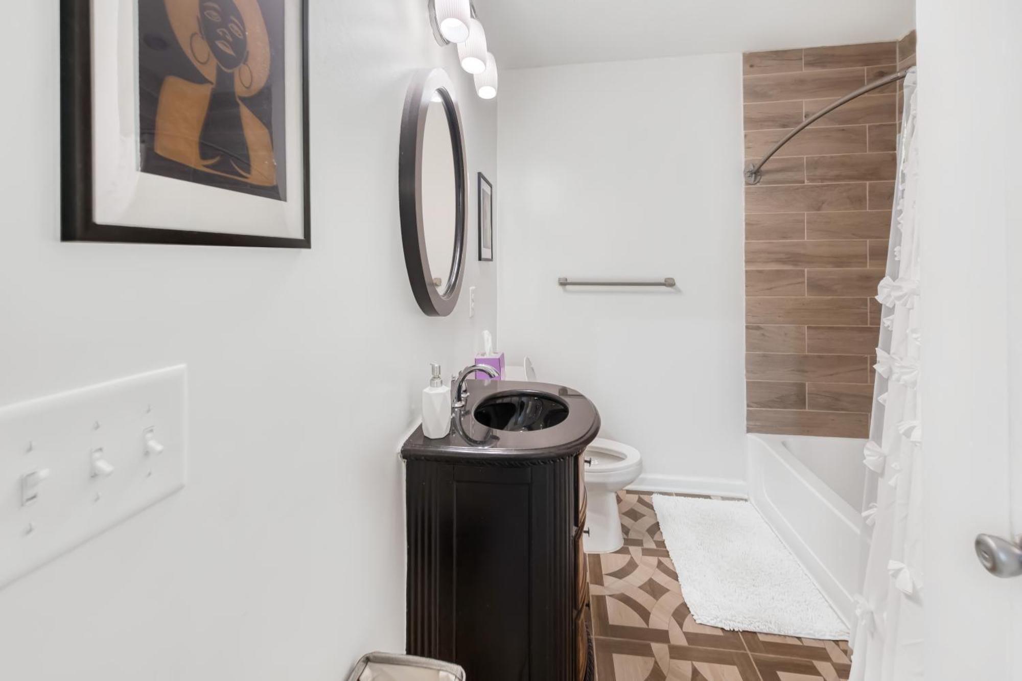 Charming 2Br Bungalow 4 Minutes To Duke University 더럼 외부 사진